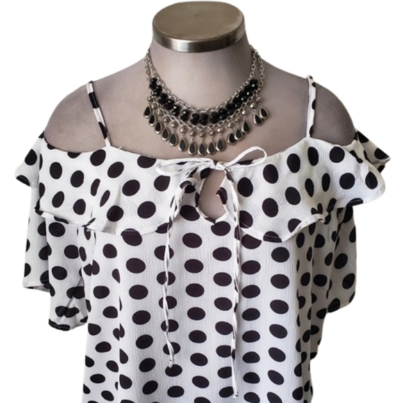 BLACK POLKA DOT ☆ COLD SHOULDER ☆  FLOUNCE TOP ☆ 2x ☆ NWT - Picture 3 of 9
